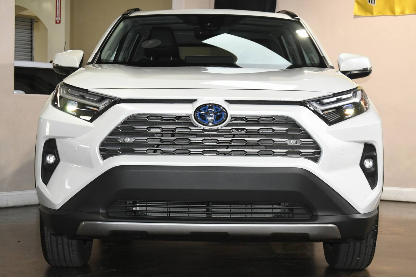 2024 Toyota RAV4 Hybrid Limited — SUV — 17,908 mi — Tampa, FL