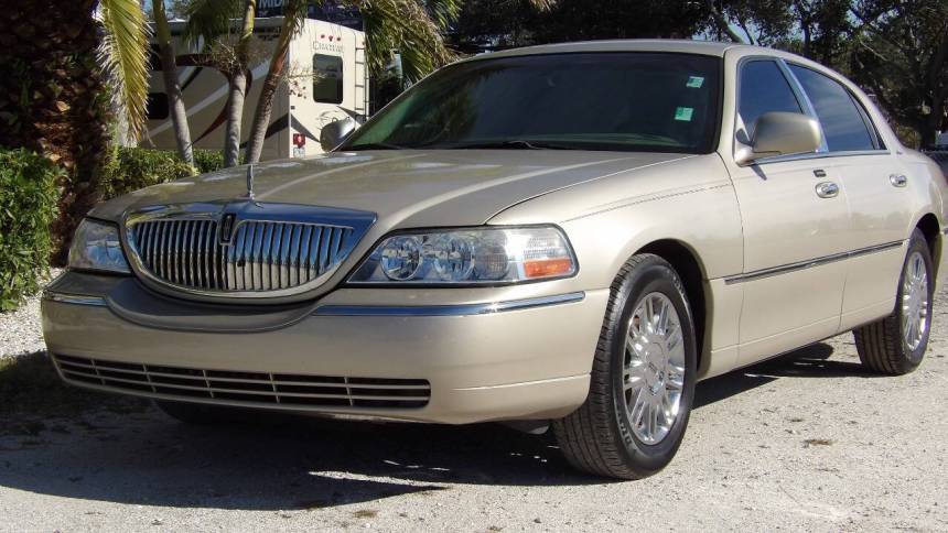 2006 Lincoln Town Car Designer Series — Sedan — 90,093 mi — Fort Myers, FL