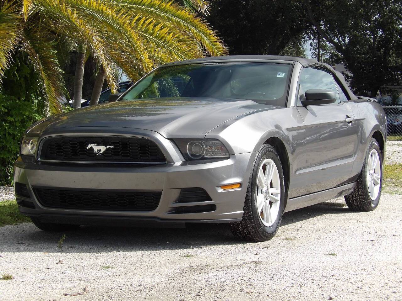 2013 Ford Mustang V6 — Convertible — 121,897 mi — Fort Myers, FL