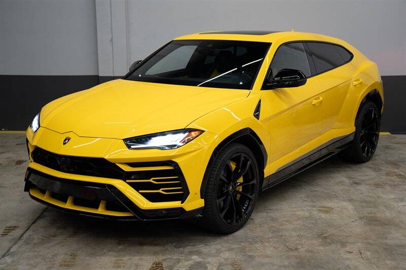 2019 Lamborghini Urus Standard