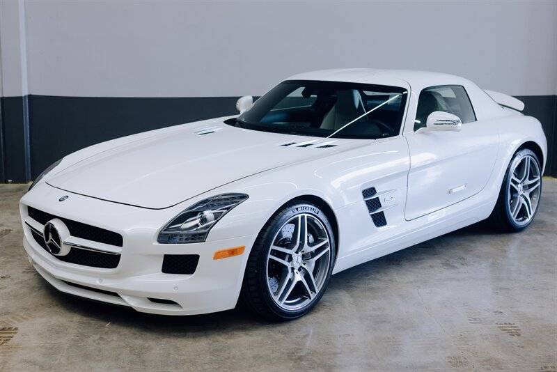 2011 Mercedes-Benz SLS AMG Standard