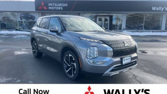 2023 Mitsubishi Outlander SE Special Edition — SUV — 29,556 mi — Watertown, NY