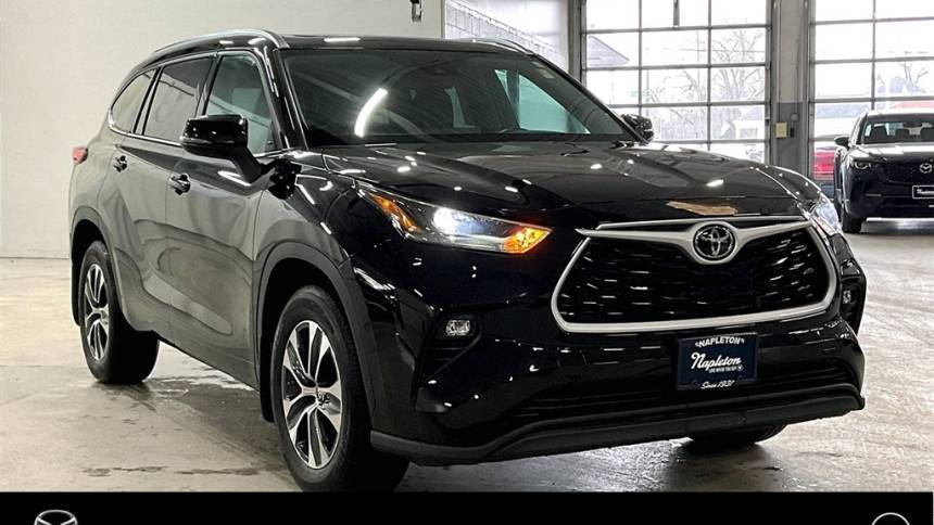 2021 Toyota Highlander XLE — SUV — 30,196 mi — Oak Lawn, IL