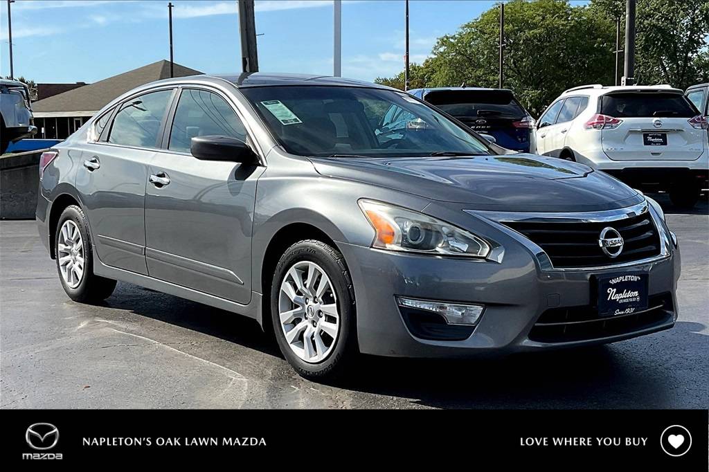 2014 Nissan Altima 2.5 S — Sedan — 121,443 mi — Oak Lawn, IL
