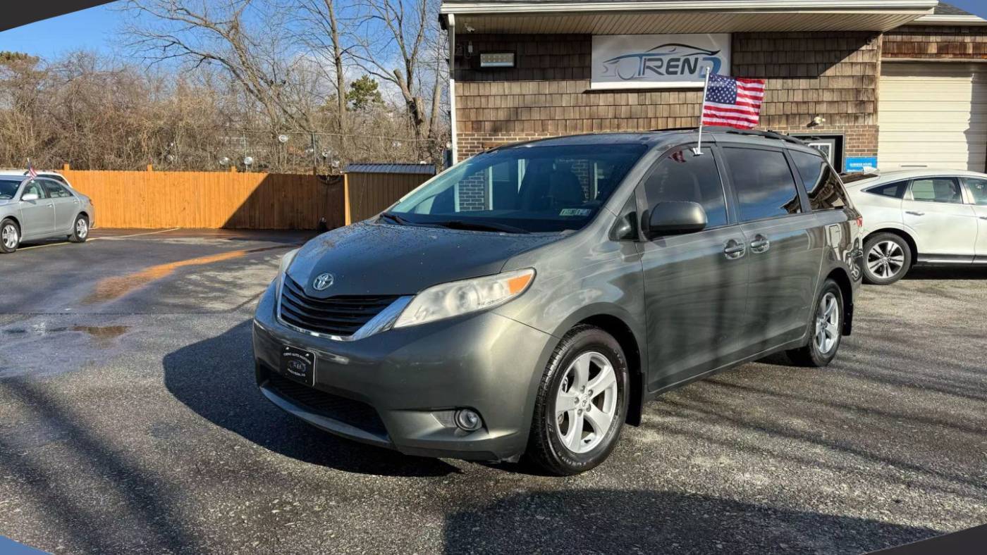 2012 Toyota Sienna LE — Minivan — 136,789 mi — Malvern, PA