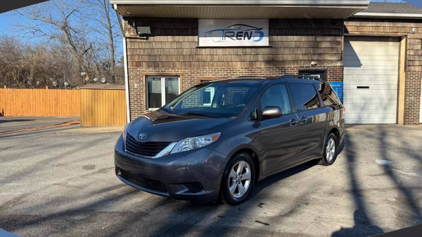 2013 Toyota Sienna LE — Minivan — 132,292 mi — Malvern, PA