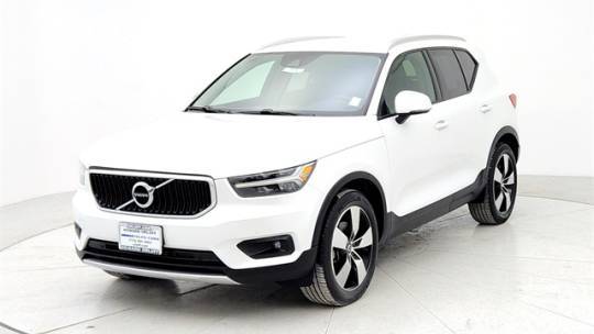 2021 Volvo XC40 Momentum — SUV — 47,909 mi — Chicago, IL