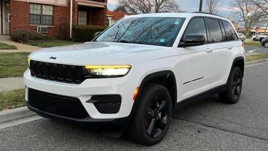 2023 Jeep Grand Cherokee Altitude — SUV — 31,005 mi — Levittown, NY