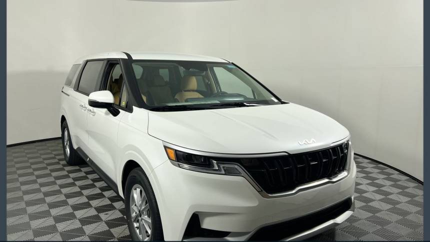 2024 Kia Carnival LXS — Minivan — 7,132 mi — Clermont, FL