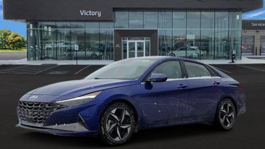 2023 Hyundai Elantra Hybrid Limited — Sedan — 10,972 mi — Austinburg, OH