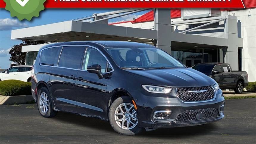 2024 Chrysler Pacifica Touring L — Minivan — 29,410 mi — Indianapolis, IN