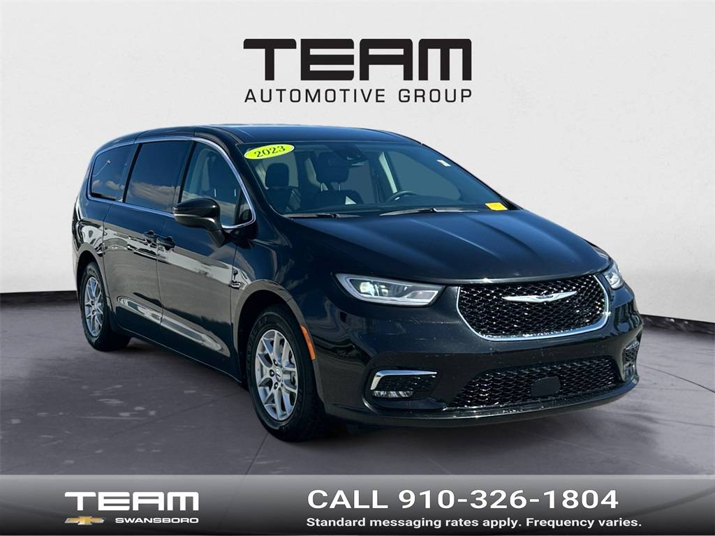 2023 Chrysler Pacifica Touring L — Minivan — 68,402 mi — Swansboro, NC