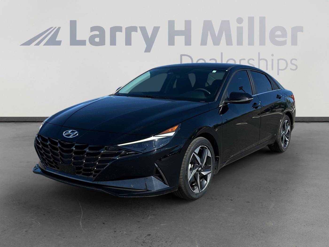 2023 Hyundai Elantra Limited — Sedan — 28,510 mi — Albuquerque, NM