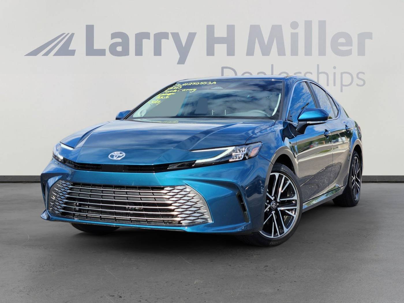 2025 Toyota Camry Hybrid XLE — Sedan — 2,213 mi — Albuquerque, NM