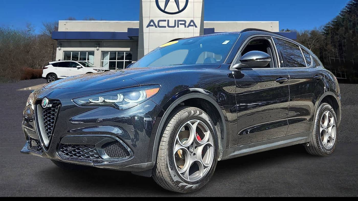 2024 Alfa Romeo Stelvio Sprint