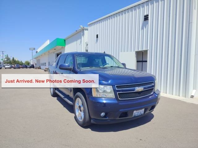 2010 Chevrolet Avalanche LT — Pickup Truck — 93,950 mi — Selma, CA