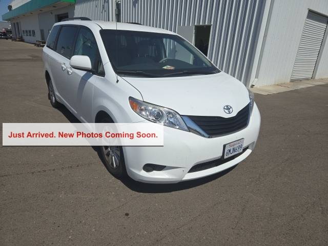 2011 Toyota Sienna LE — Minivan — 142,605 mi — Selma, CA