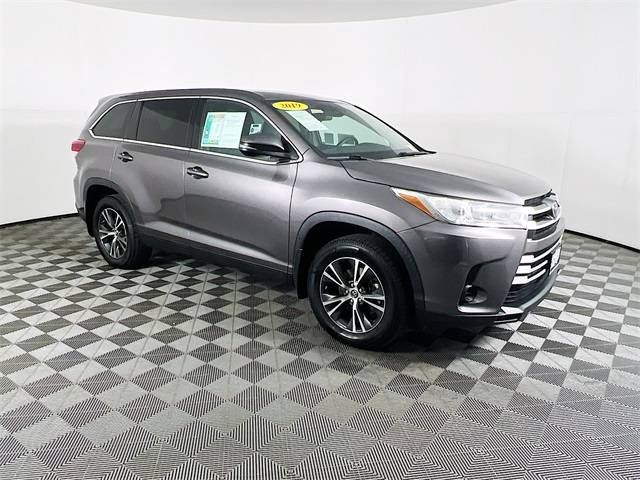 2019 Toyota Highlander LE V6 — SUV — 107,557 mi — Selma, CA