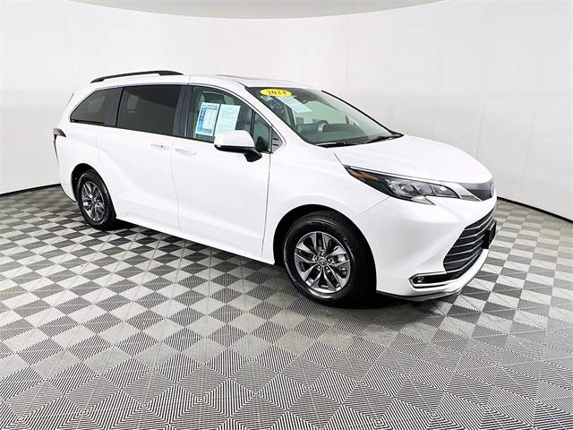 2024 Toyota Sienna XLE — Minivan — 55,730 mi — Selma, CA
