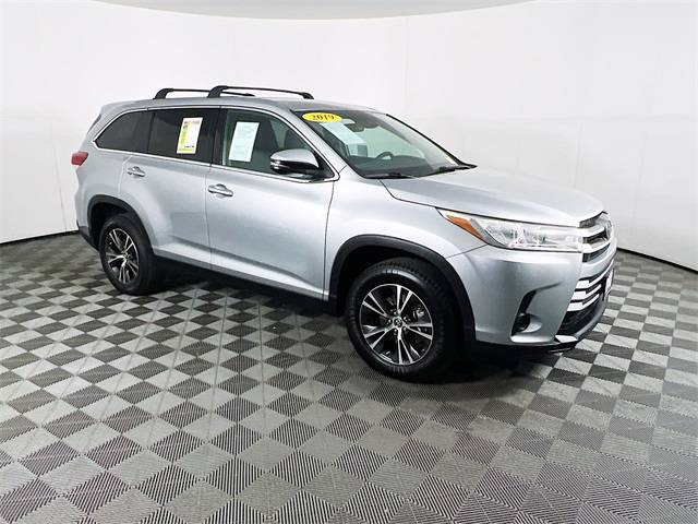 2019 Toyota Highlander LE V6 — SUV — 89,663 mi — Selma, CA
