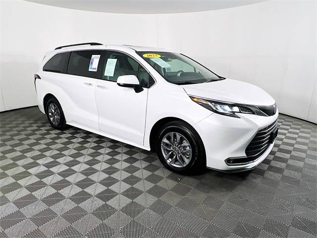 2023 Toyota Sienna XLE — Minivan — 60,538 mi — Selma, CA