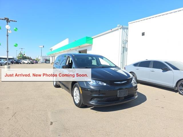 2021 Chrysler Voyager LX — Minivan — 104,929 mi — Selma, CA