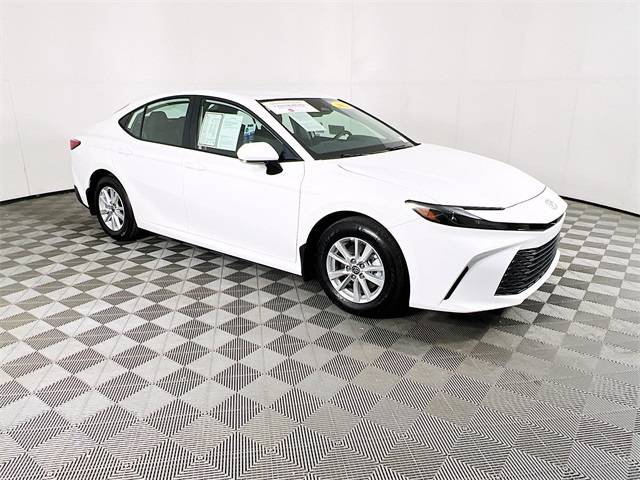 2025 Toyota Camry LE — Sedan — 10 mi — Selma, CA