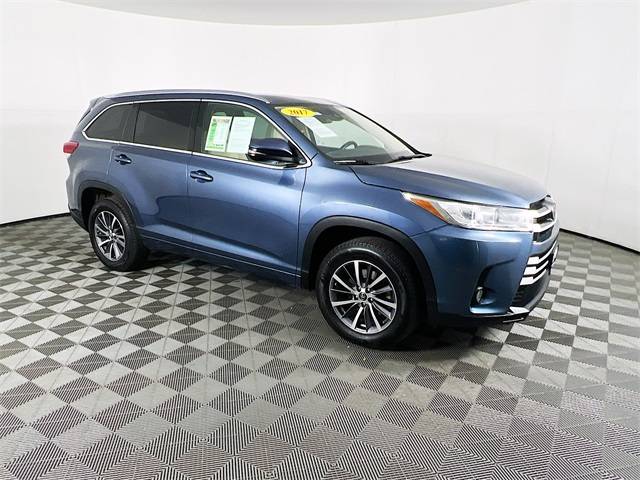 2017 Toyota Highlander XLE — SUV — 111,584 mi — Selma, CA