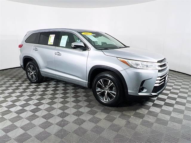 2017 Toyota Highlander LE — SUV — 104,779 mi — Selma, CA