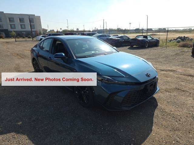 2026 Toyota Camry Hybrid SE — Sedan — 16 mi — Selma, CA