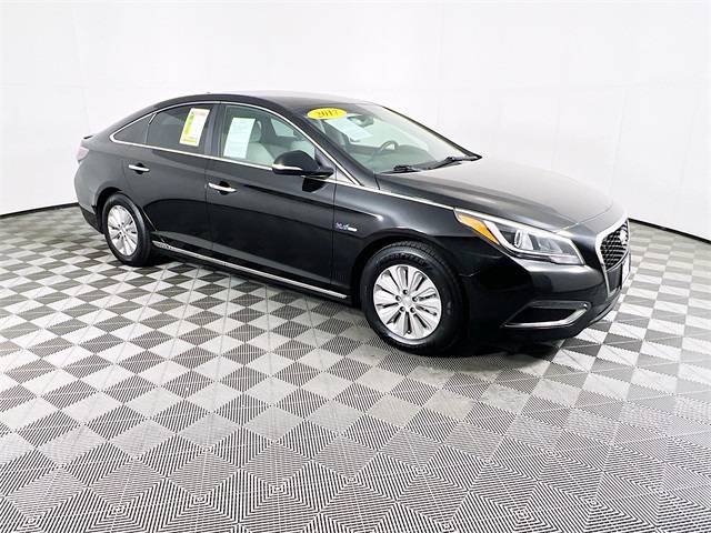 2017 Hyundai Sonata Hybrid SE — Sedan — 140,702 mi — Selma, CA
