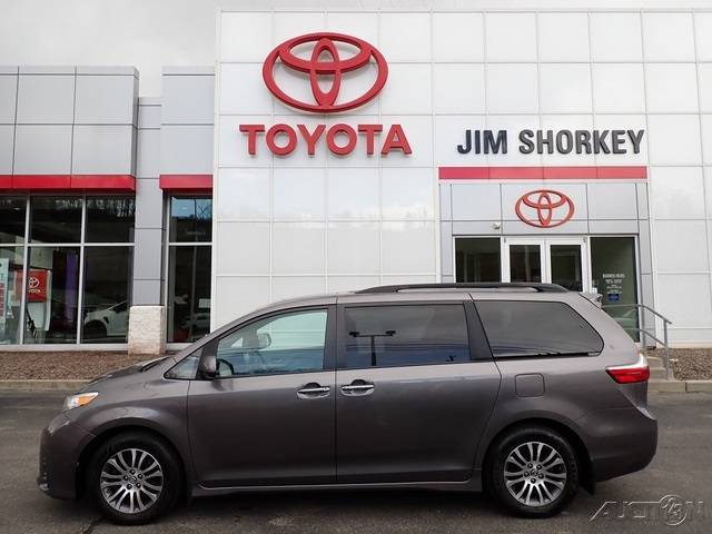 2018 Toyota Sienna XLE — Minivan — 77,238 mi — Pittsburgh, PA