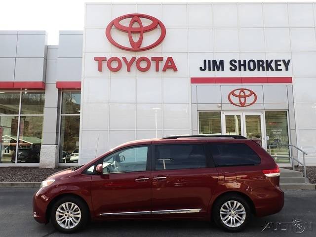 2014 Toyota Sienna XLE — Minivan — 144,283 mi — Pittsburgh, PA