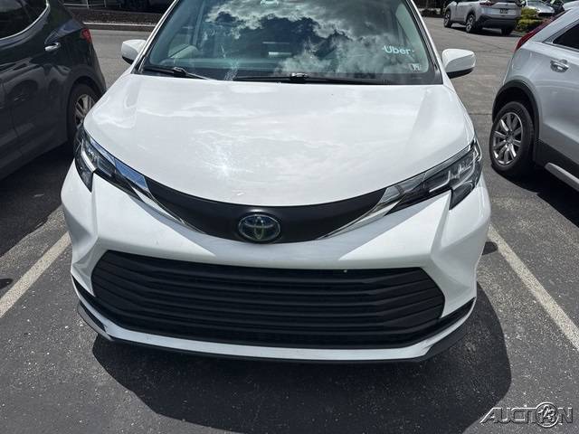 2021 Toyota Sienna LE — Minivan — 163,871 mi — Pittsburgh, PA