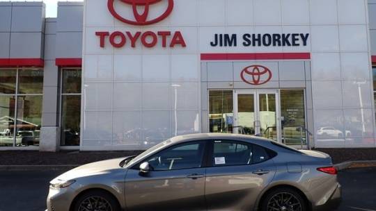 2025 Toyota Camry SE — Sedan — 445 mi — Pittsburgh, PA