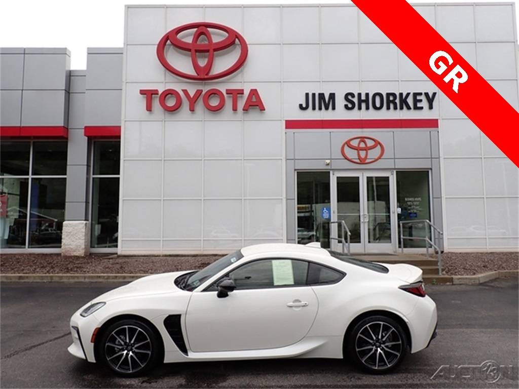 2024 Toyota GR86 Base — Coupe — 3,822 mi — Pittsburgh, PA