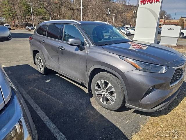 2022 Toyota Highlander XLE — SUV — 41,664 mi — Pittsburgh, PA
