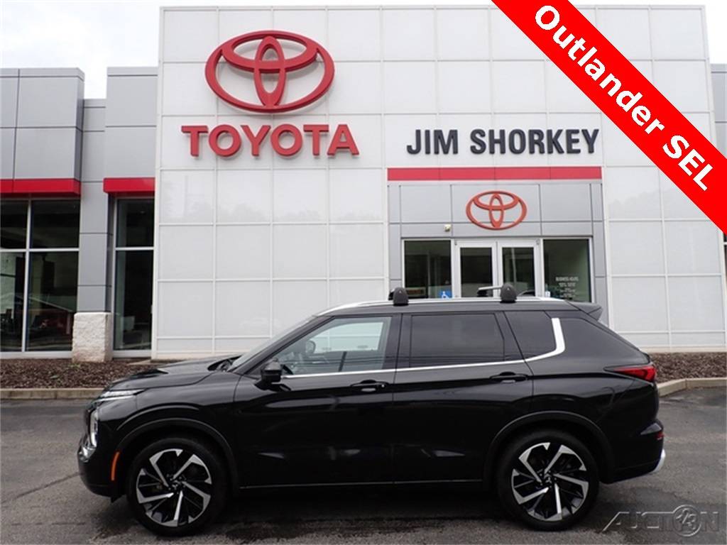 2022 Mitsubishi Outlander SEL — SUV — 24,605 mi — Pittsburgh, PA