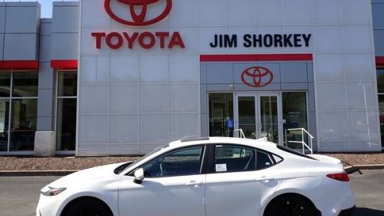 2025 Toyota Camry Hybrid SE — Sedan — 4,855 mi — Pittsburgh, PA