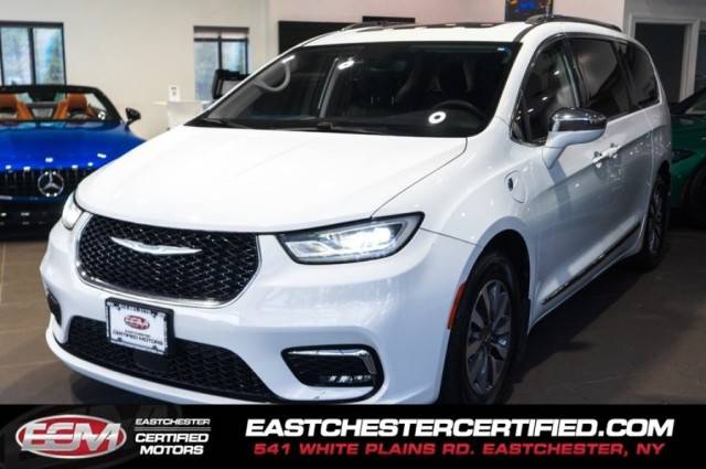 2021 Chrysler Pacifica Hybrid Limited — Minivan — 54,391 mi — Eastchester, NY