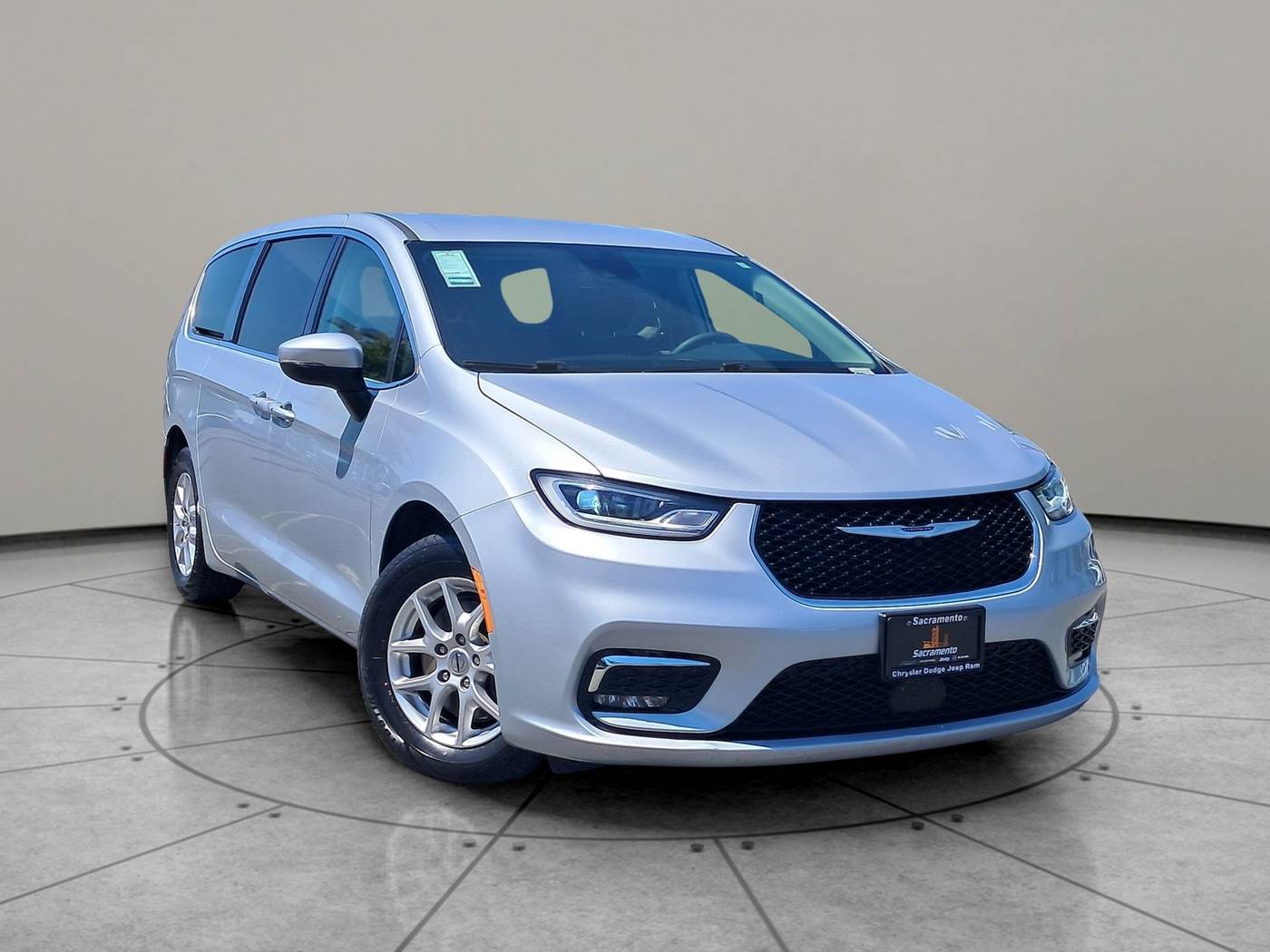 2023 Chrysler Pacifica Touring L — Minivan — 60,698 mi — Sacramento, CA