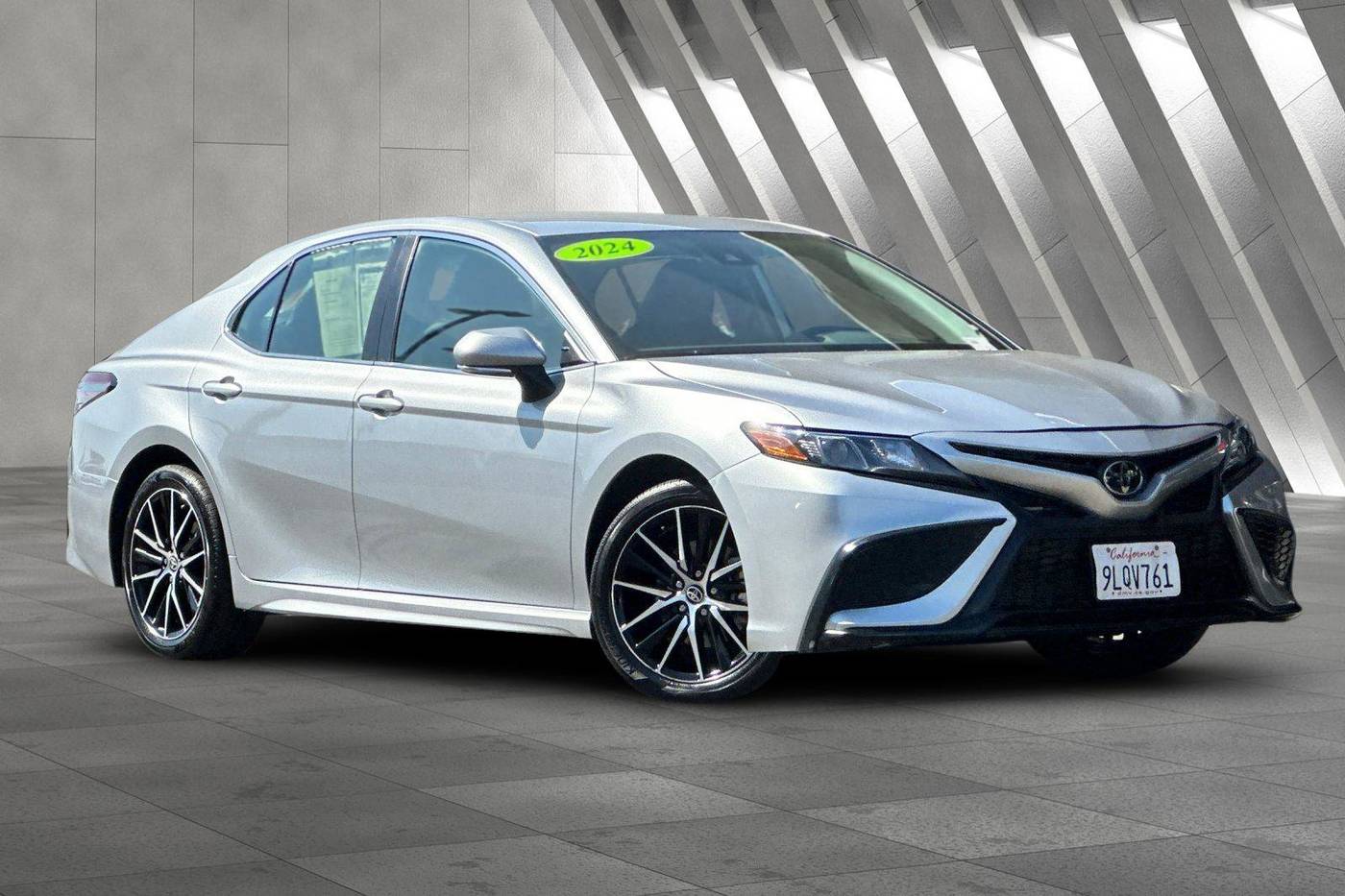 2024 Toyota Camry SE — Sedan — 26,905 mi — Fresno, CA