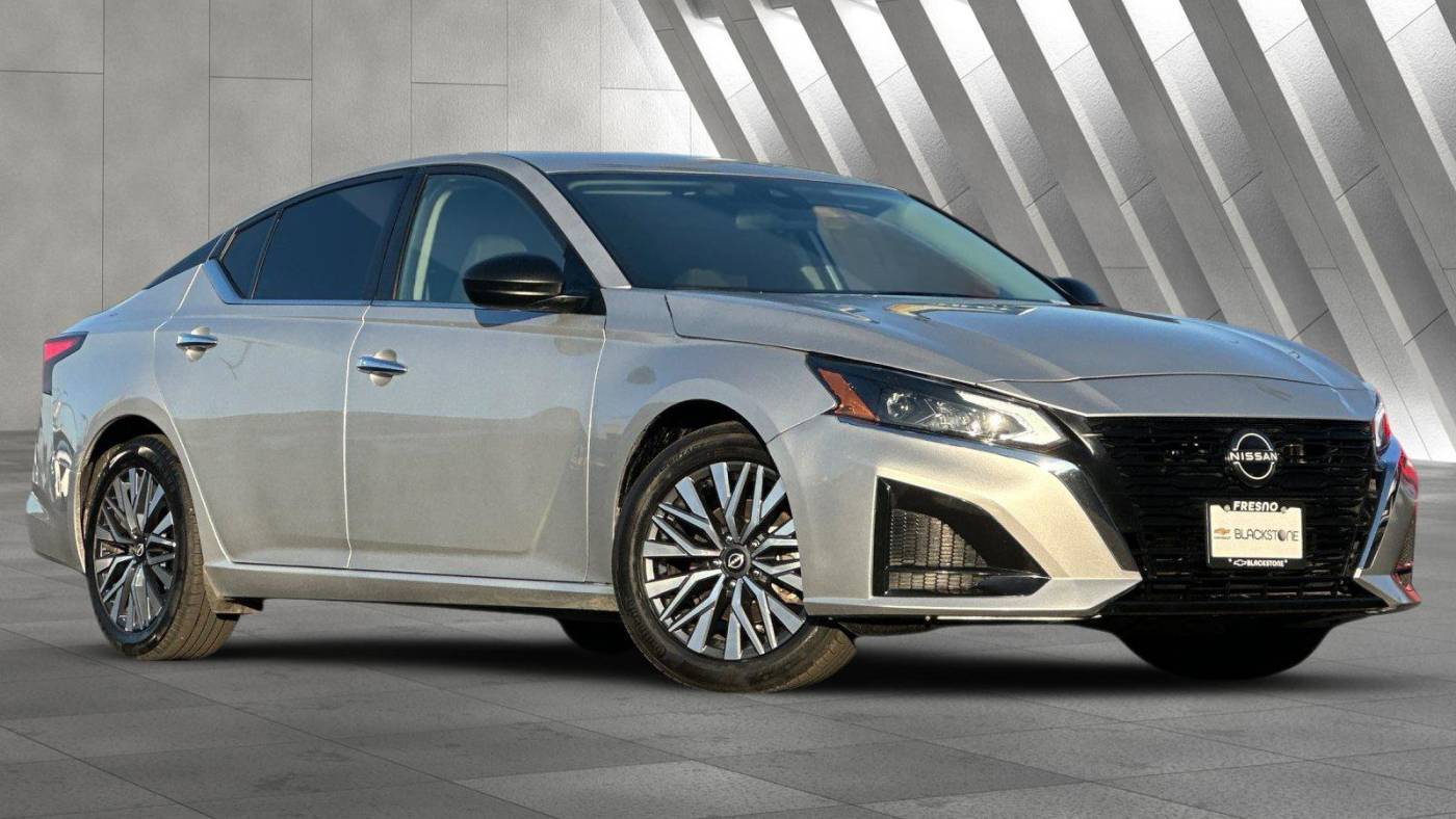 2024 Nissan Altima SV — Sedan — 35,289 mi — Fresno, CA