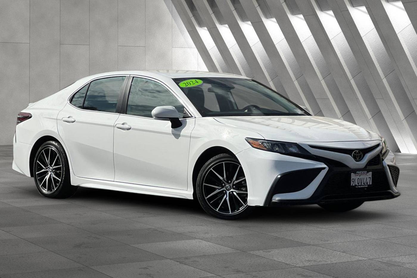 2024 Toyota Camry SE — Sedan — 26,899 mi — Fresno, CA