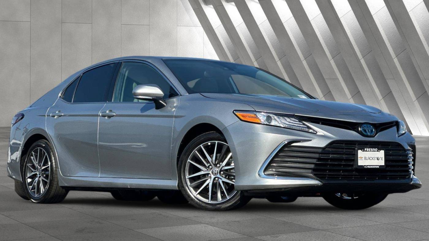2023 Toyota Camry Hybrid XLE — Sedan — 26,082 mi — Fresno, CA