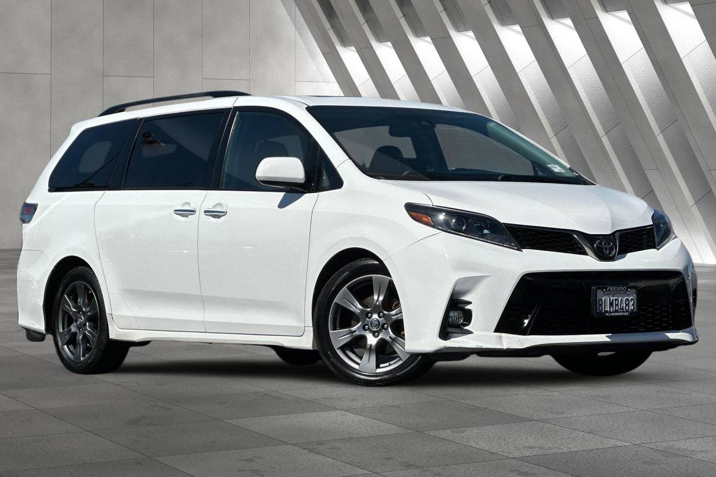 2020 Toyota Sienna SE — Minivan — 110,196 mi — Fresno, CA