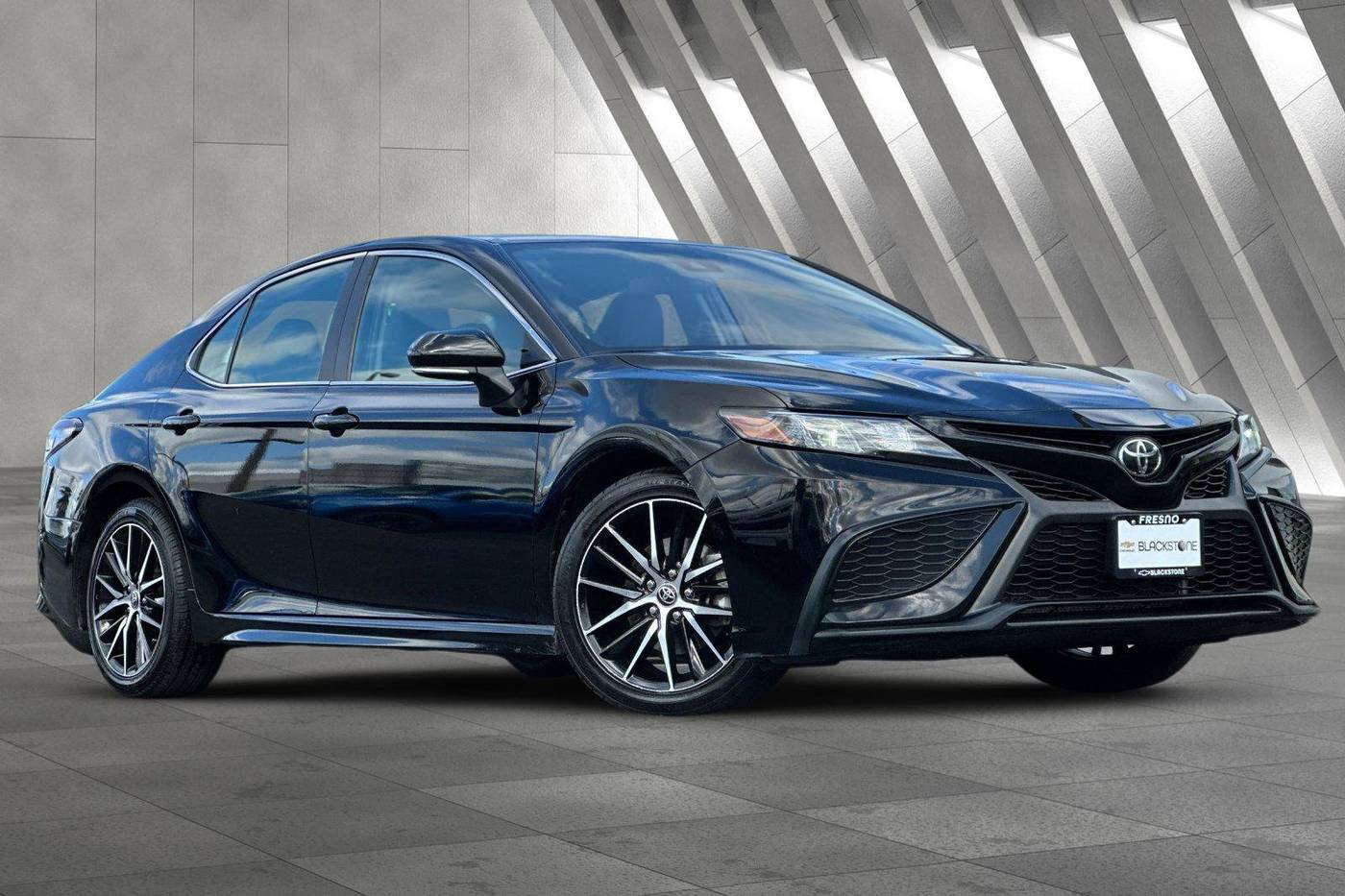 2022 Toyota Camry SE — Sedan — 58,986 mi — Fresno, CA