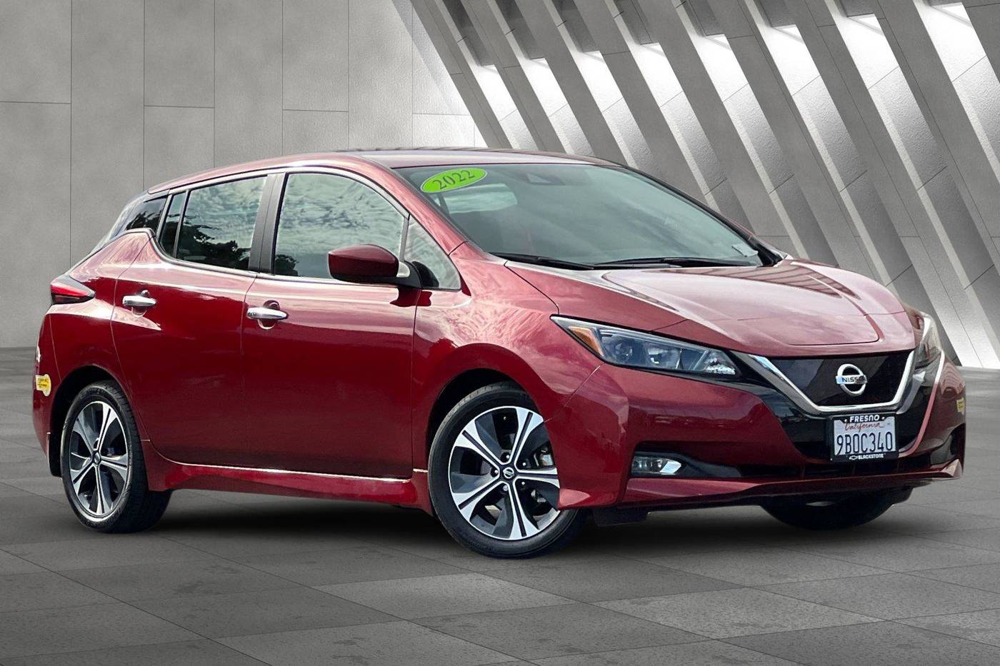 2022 Nissan LEAF SV — Hatchback — 33,306 mi — Fresno, CA