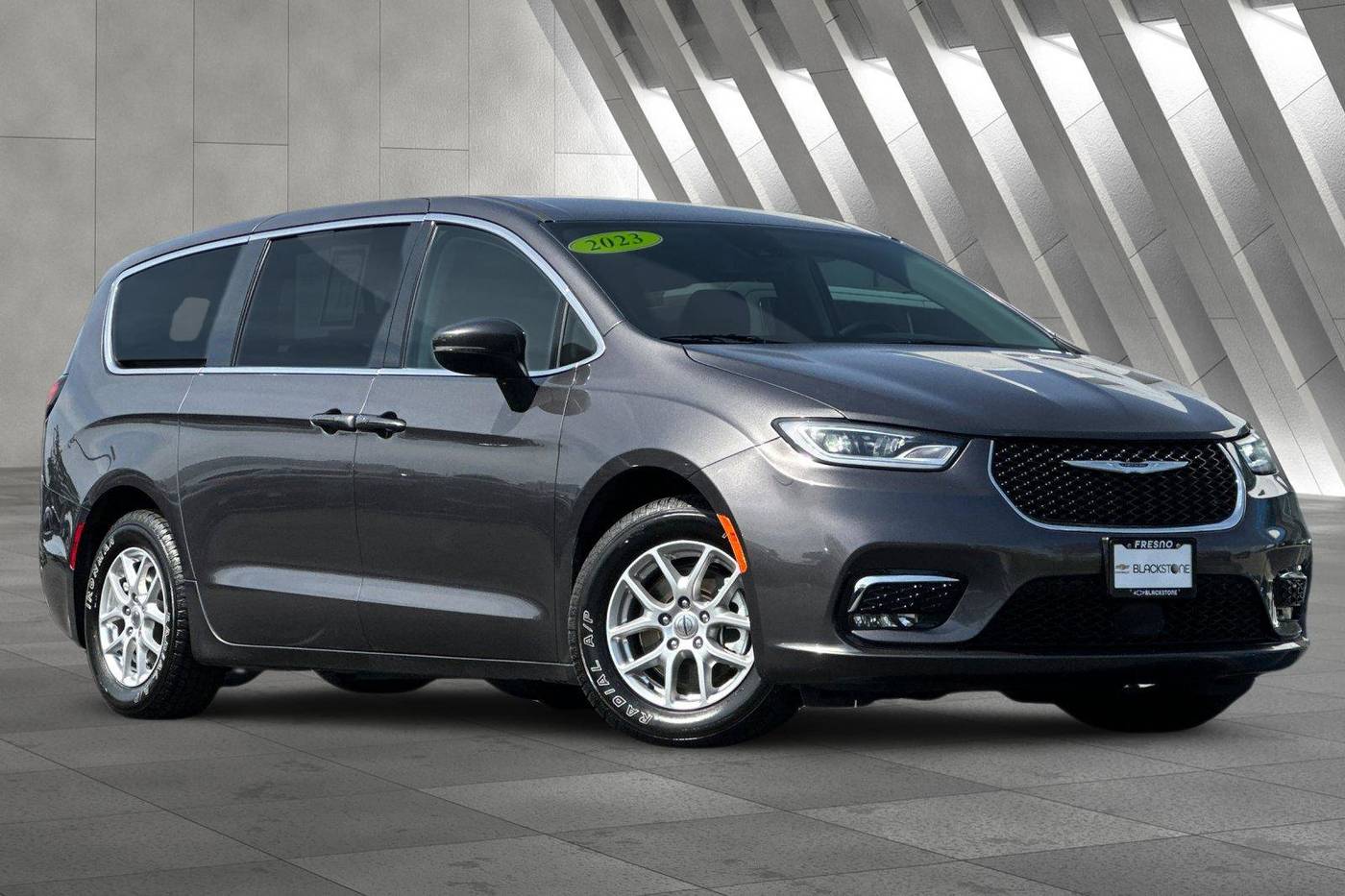 2023 Chrysler Pacifica Touring L — Minivan — 54,144 mi — Fresno, CA