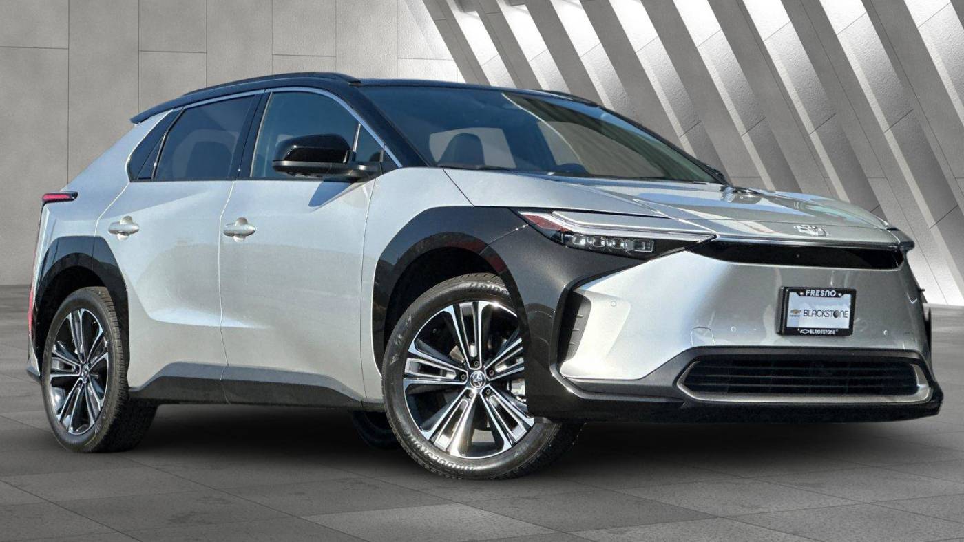 2023 Toyota bZ4X XLE — SUV — 17,200 mi — Fresno, CA